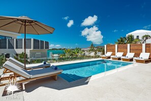 Pool - TC Villas -Evie -Modern Villa w/ Pool, Kayaks & Access to Beach (Providenciales)