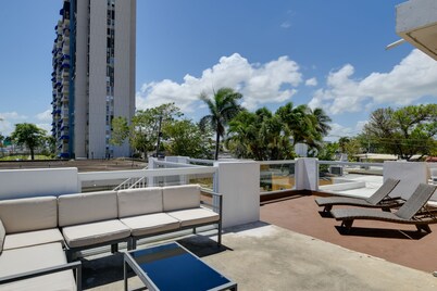 Private Heated Pool: Walk to Isla Verde Beach