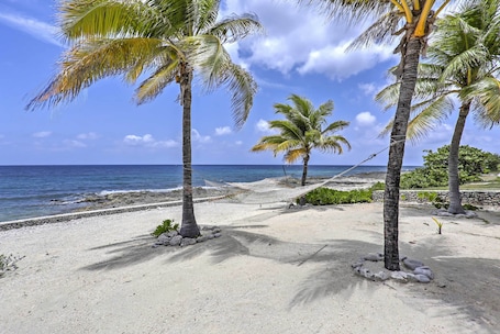 Beach. Lovely 'Sea Dreams Villa' w/ Private Beach & Deck!
