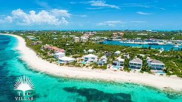 Beach nearby, sun loungers, beach towels