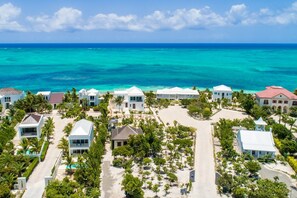 Exterior - TC Villas -Grace Bay Luxury with Pool & Beach Views (Providenciales)