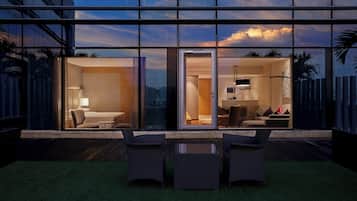 Apartment, 1 Bedroom, Non Smoking, City View | 1 bedroom, premium bedding, in-room safe, laptop workspace