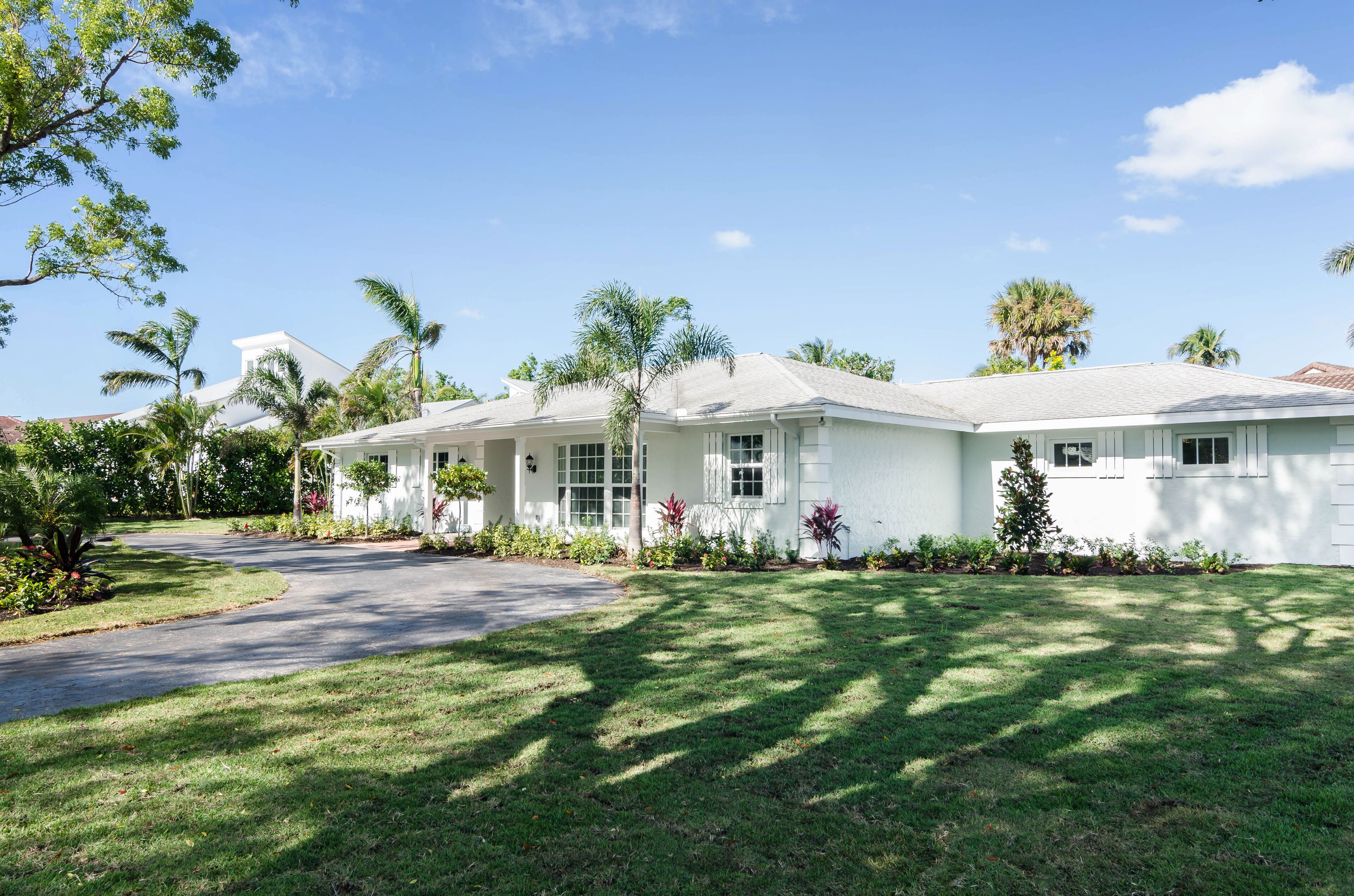 SEAGLASS COTTAGE in Coquina Sands - Newly Renovated, Walk to the Beach!