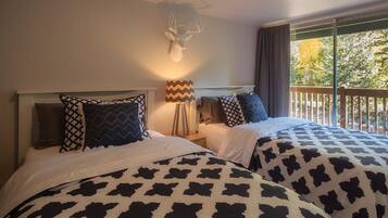 2 bedrooms, desk, free WiFi, bed sheets