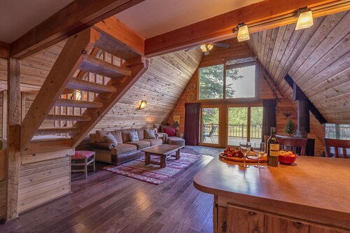 A-Frame Cabin On The Blue River, Big Deck, Fishing, Easy Drive to Town