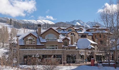 Newly Remodeled 3-Bed Condo in the Mountain Village Pedestrian Core