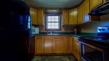 Réfrigérateur, micro-ondes, four, lave-vaisselle