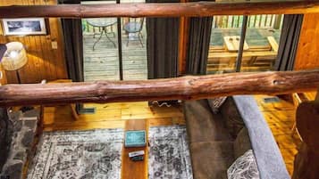 Smart TV, fireplace, DVD player