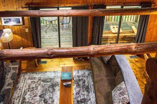 Smart TV, fireplace, DVD player