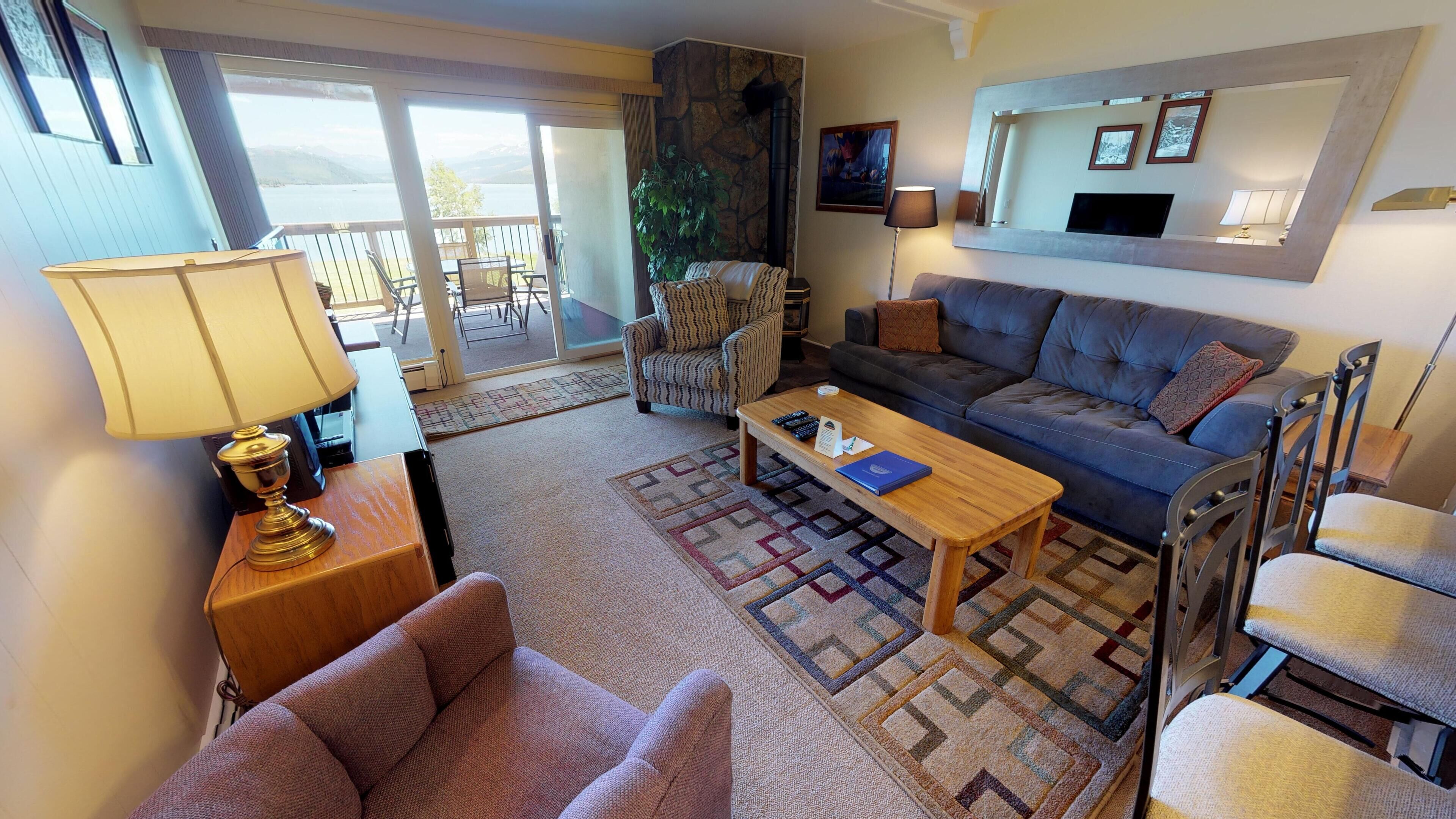 TV, fireplace