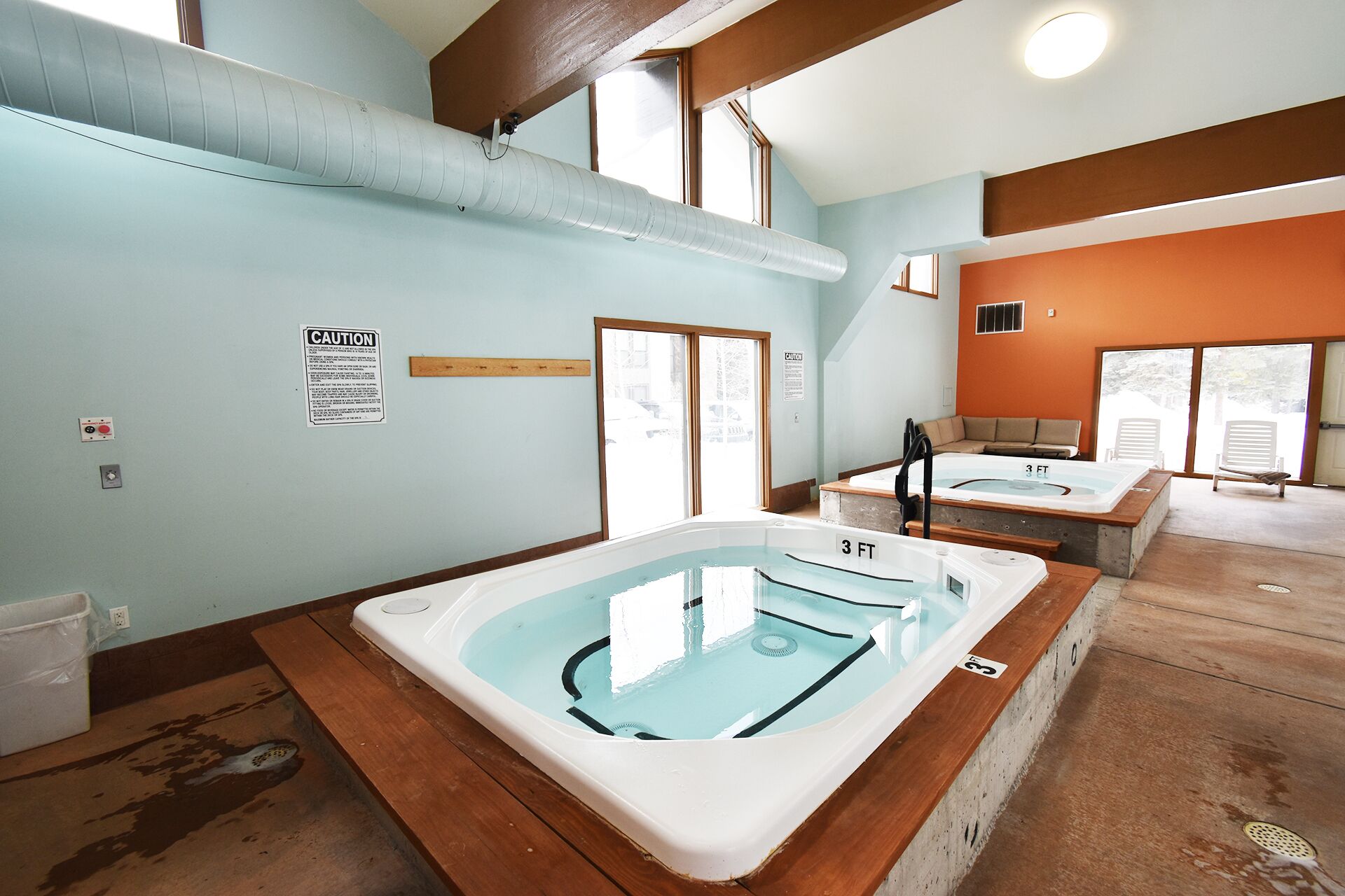 المنشأة من الداخل