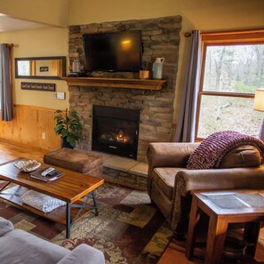 Smart-TV, Kamin, DVD-Player