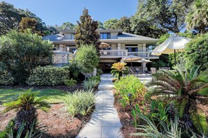 Exterior - Beautiful home with lagoon view in Palmetto Dunes- short walk to the ocean! (Hilton Head Island)