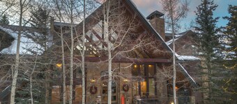 Lock-Off Room With Amazing Bear Creek Lodge Amenities