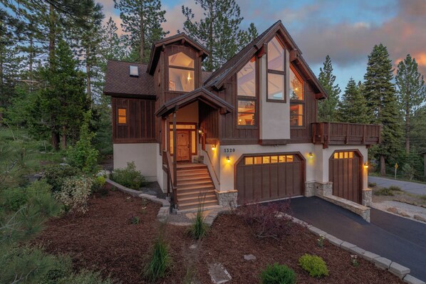 Exterior - Look Out Lodge - On North Shore w/ Lake View, Hot Tub, Pool Table and Pet Friendly (Kings Beach)