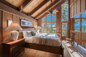 4 slaapkamers, een strijkplank/strijkijzer, gratis wifi, beddengoed