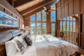 4 soverom, strykejern/-brett, wi-fi (inkludert) og sengetøy