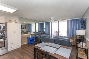 TV - Stunning Ocenfront Two Bedroom Condo (Murrells Inlet)