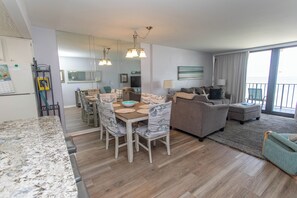 Smart TV, books - OCEANFRONT LARGE 2 BEDROOM CONDO (Murrells Inlet)