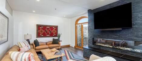 TV, fireplace