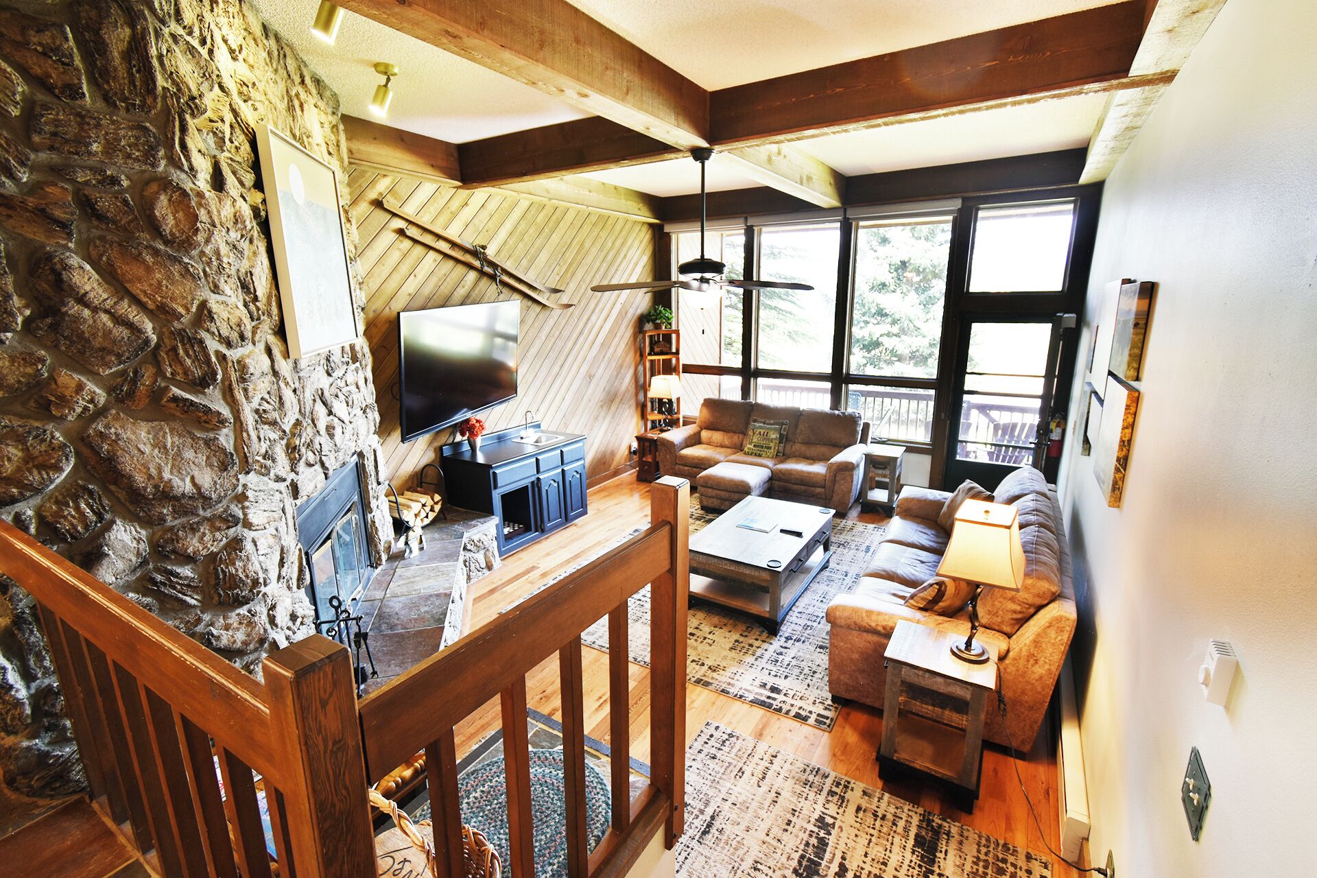 Smart TV, fireplace, DVD player