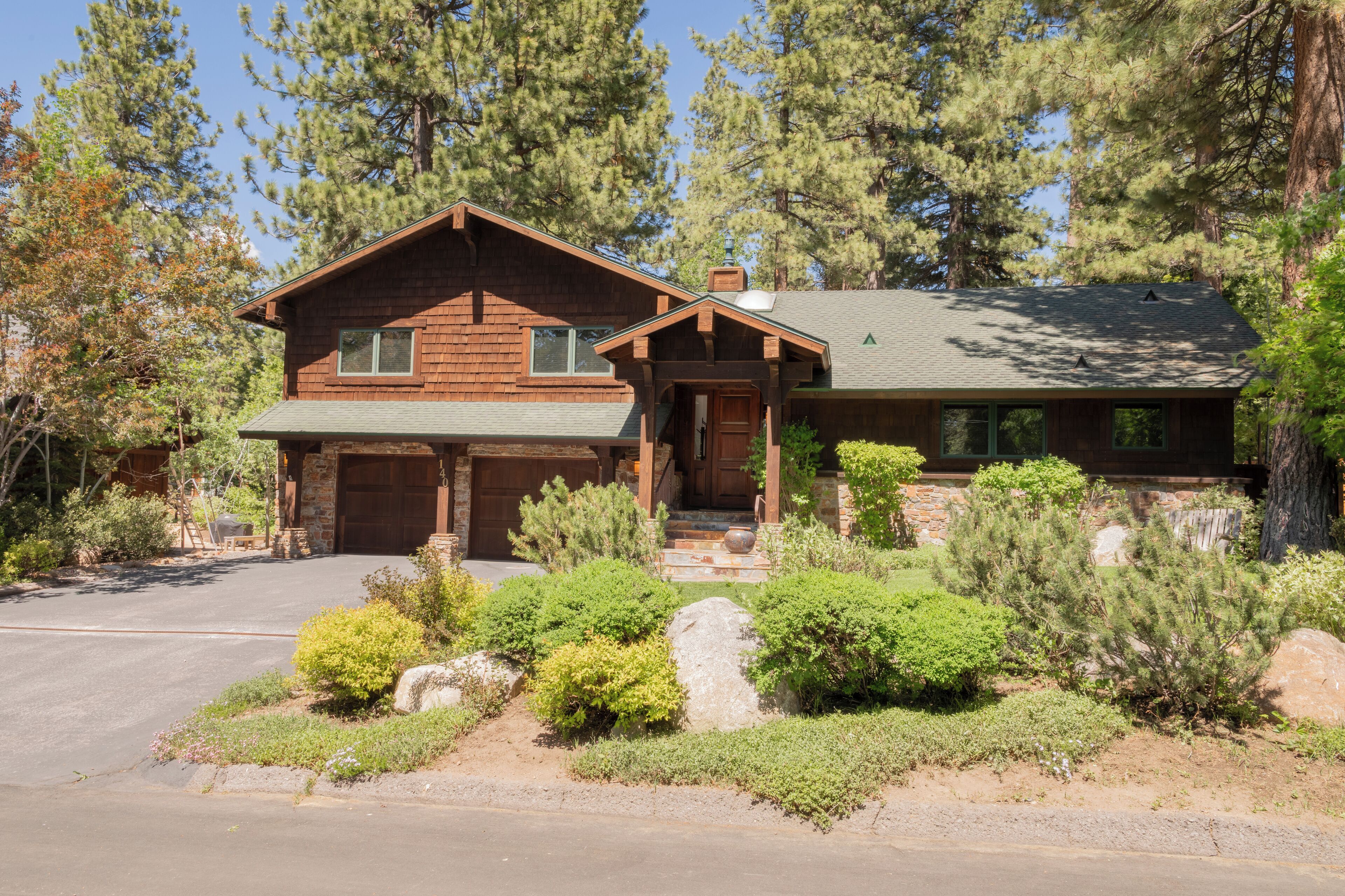 Serenity at Dollar Point - Luxurious 4BR w/ Private Backyard