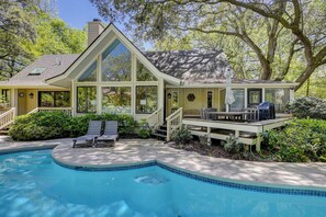 A heated pool - Updated 3 Bedroom/3 Bathroom Home in Palmetto Dunes Steps Away from the Beach (Hilton Head Island)
