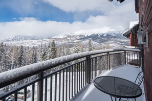Property grounds - Luxurious Pet-Friendly 4-Bedroom Condo With Stunning Mountain Views & Exquisite (Mountain Village)