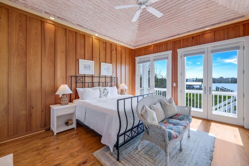 Roosevelt Cottage | Gulf to Bay Getaway Along Captiva 'Tween Waters Stretch.