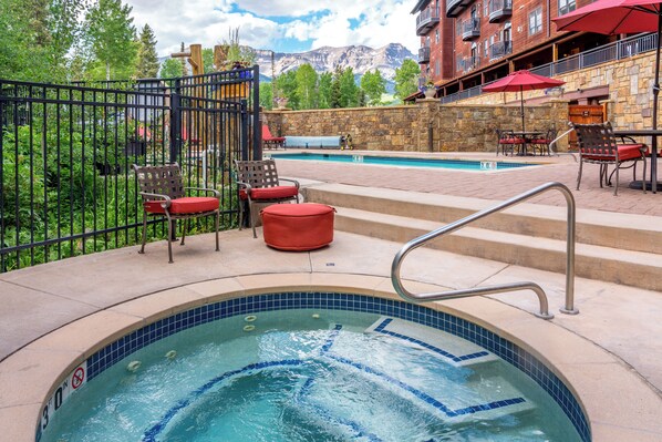 A heated pool - Mountainside 2-Bedroom Condo W/Hot Tub, Fireplace, Ski Access (Telluride)