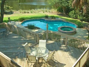 Et oppvarmet basseng