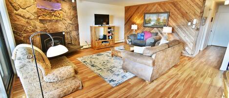TV, fireplace