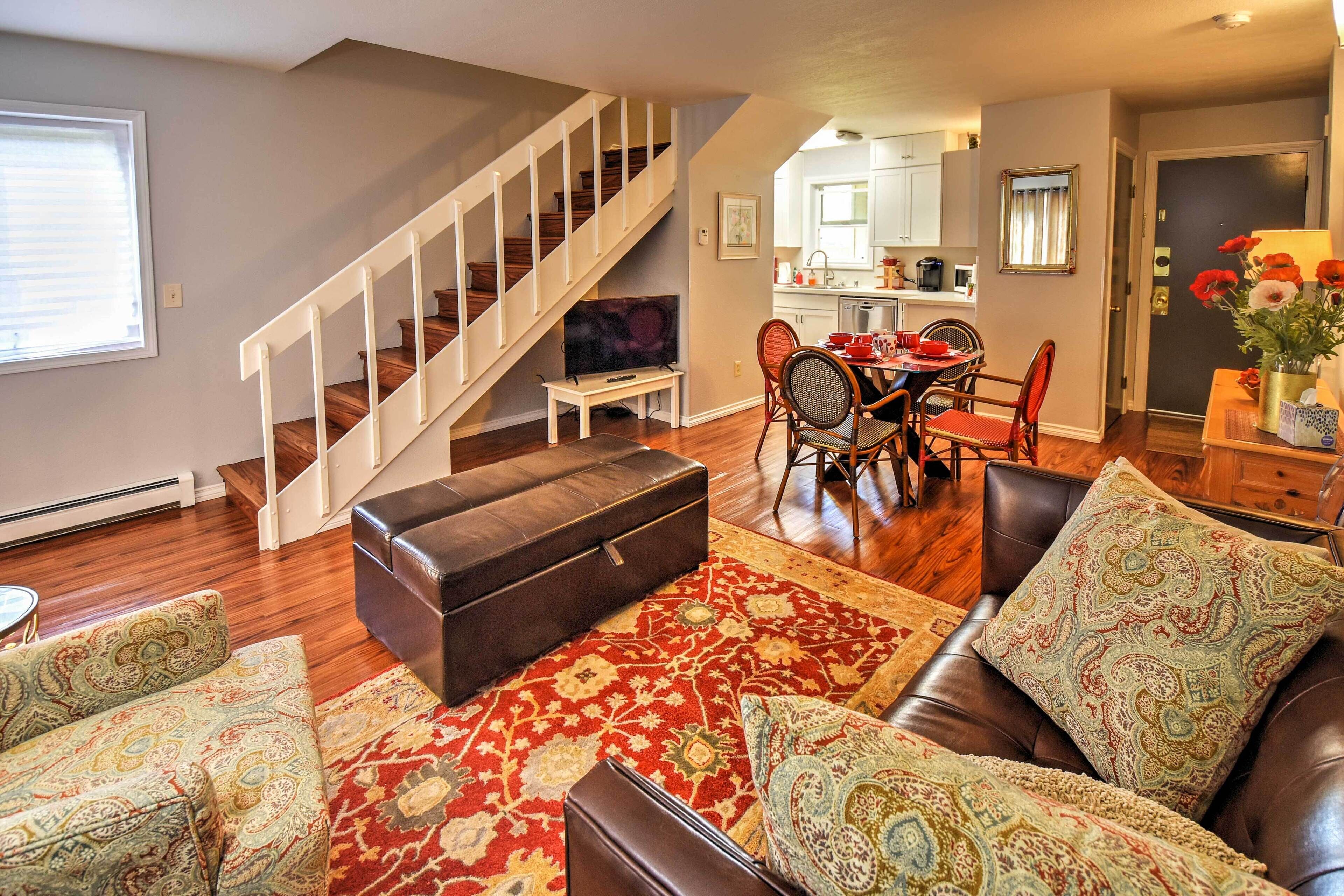 Fairbanks Apartment, 2 Miles to UAF & Downtown!