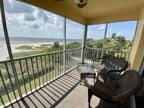 Property grounds - Vacation Villas #335 - Beachfront Condo with Amazi (Fort Myers Beach)