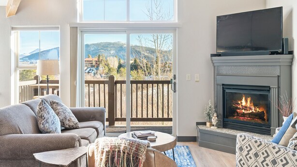 Unclassified image, 1 of 70, button - Near Lake Trail! Hot Tub! Walk to Dining, Shops, Brewpub, Bike Rental (Frisco)
