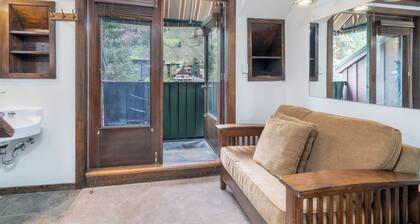 Manitou Lodge Lofted Room Telluridessa