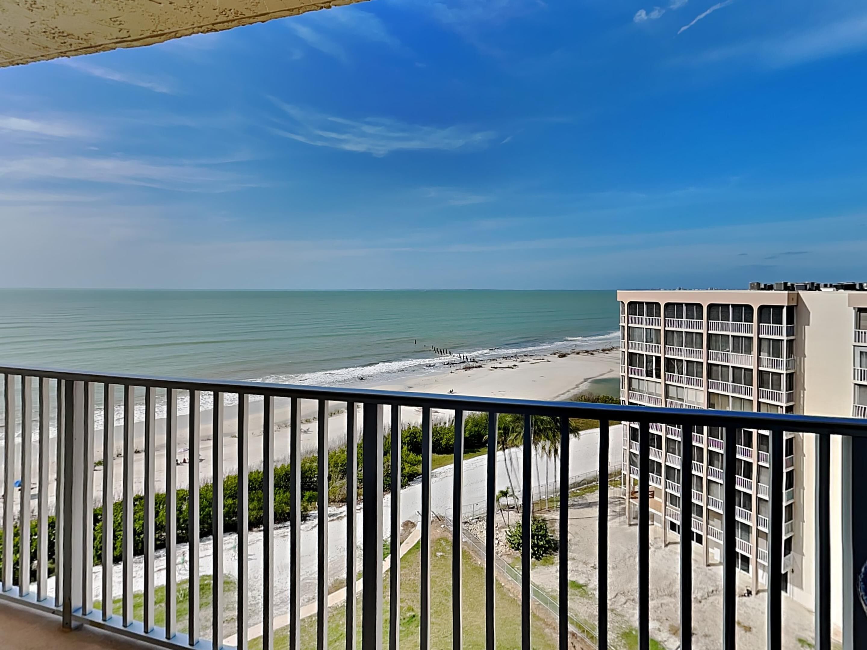 Estero Beach & Tennis 907A | Beachfront + Resort-Style Amenities