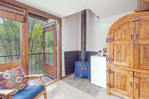 Clean and Private Lofted Lodge Room on the River Downtown