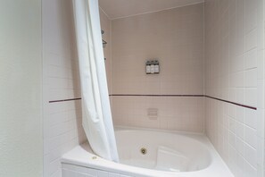 Hårføner og håndklær