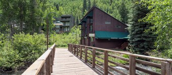 Private Manitou Lodge Room With Two Decks Overlooking the River