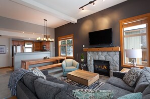 Televisie en een open haard