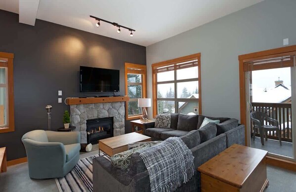 TV, fireplace, offices