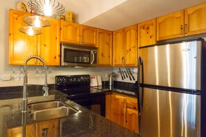 Réfrigérateur, micro-ondes, four, lave-vaisselle