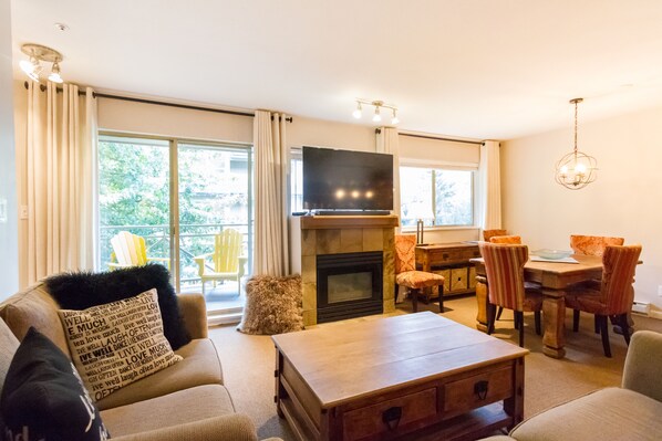 Télévision, cheminée