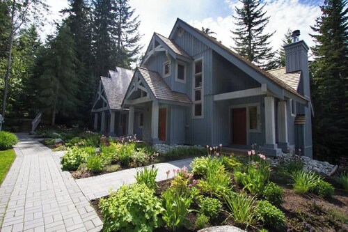 Ski Home, Free Shuttle, Communal Hot Tub