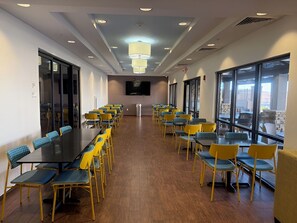 Tägliches inbegriffenes Frühstücksbuffet