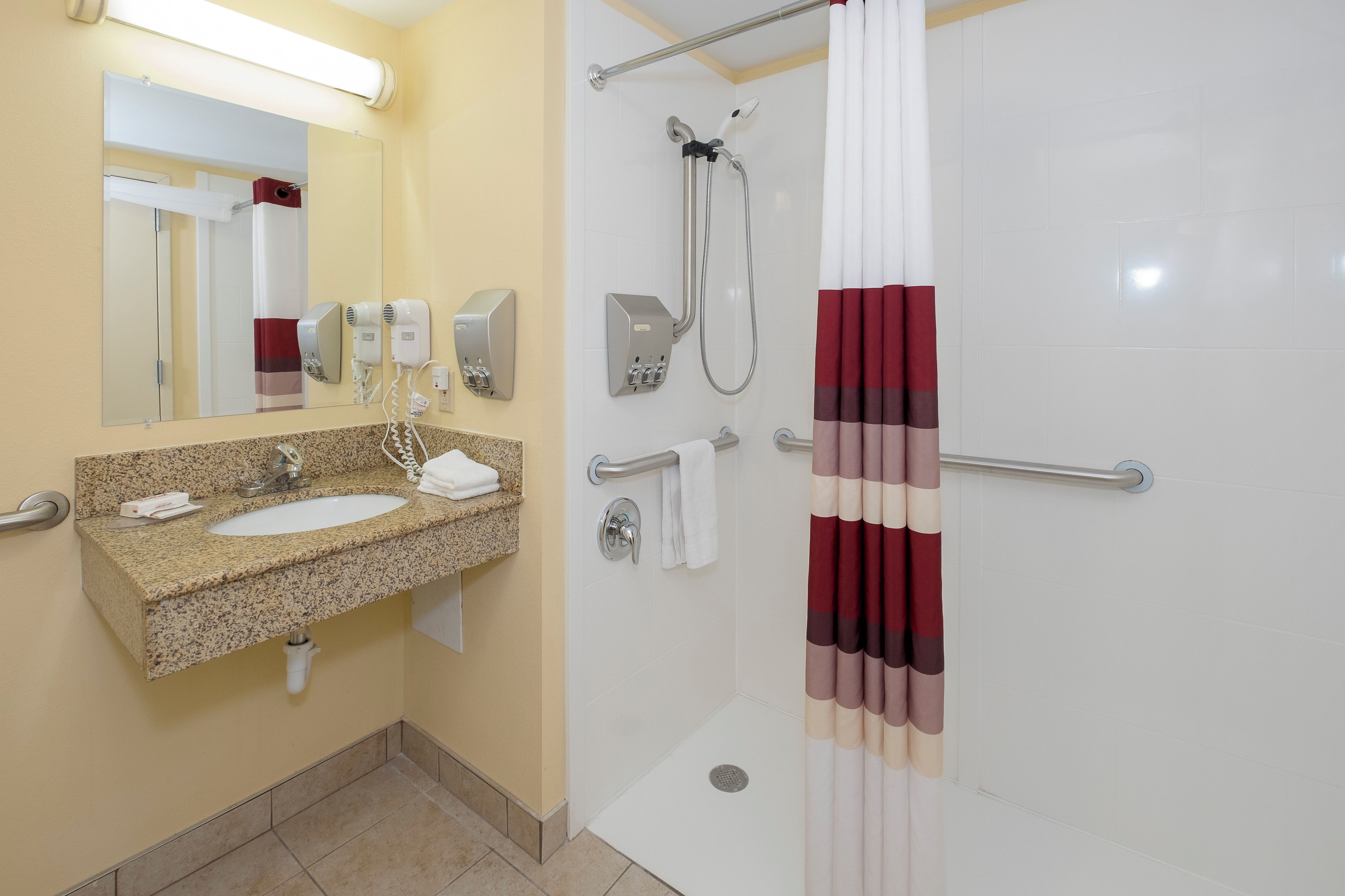 Superior Room, 1 King Bed, Accessible, Non Smoking (Roll-In Shower) | Bathroom