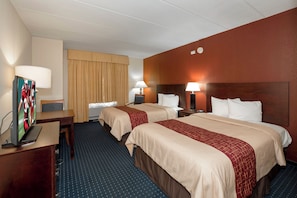 Deluxe Room, 2 Double Beds, Non Smoking | Desk, blackout drapes, WiFi (free), bed sheets - Red Roof Inn Annapolis (Annapolis)