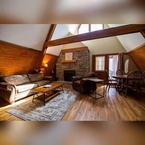 Älytelevisio, takka, DVD-soitin