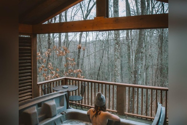 Outdoor spa tub